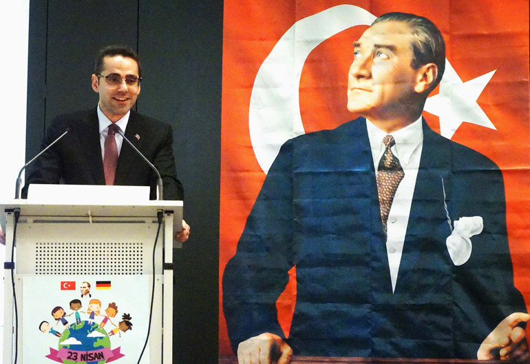 Almanya’da 23 Nisan coşkusu