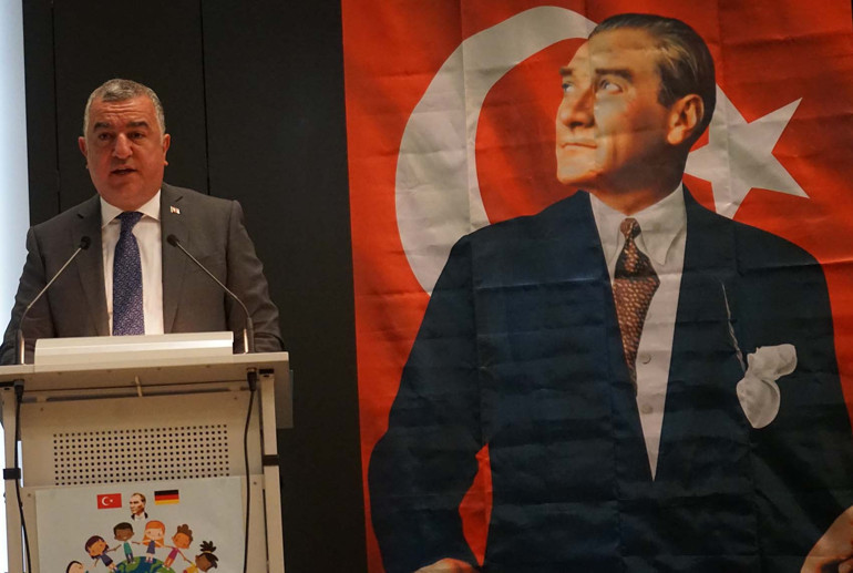 Almanya’da 23 Nisan coşkusu