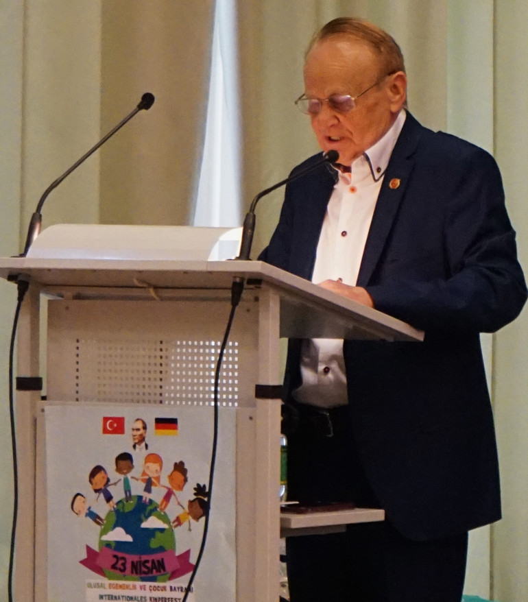 Almanya’da 23 Nisan coşkusu