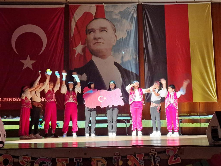 Almanya’da 23 Nisan coşkusu