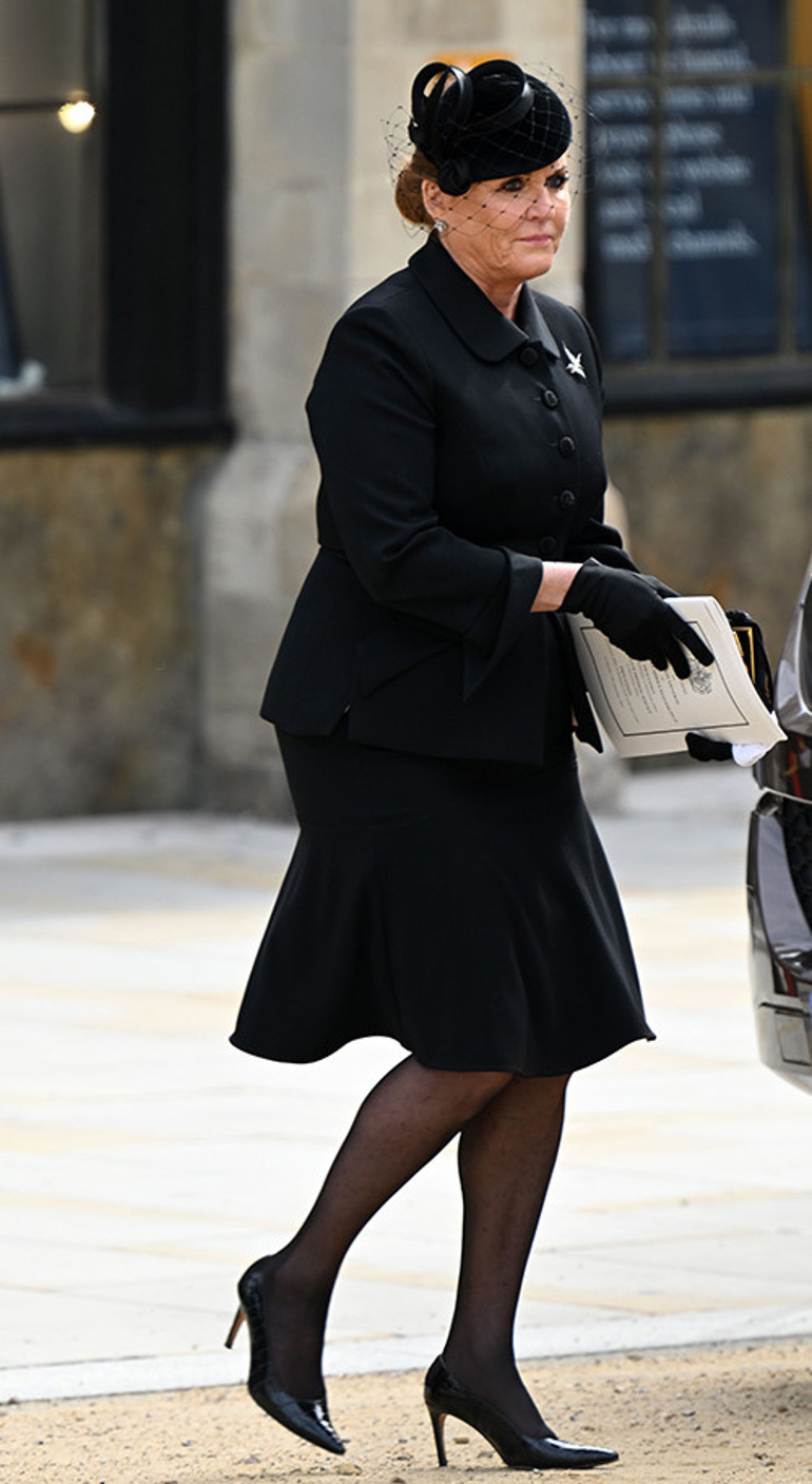 Camillanın eski kocası baş köşede: Harrye üvey evlat muamelesi