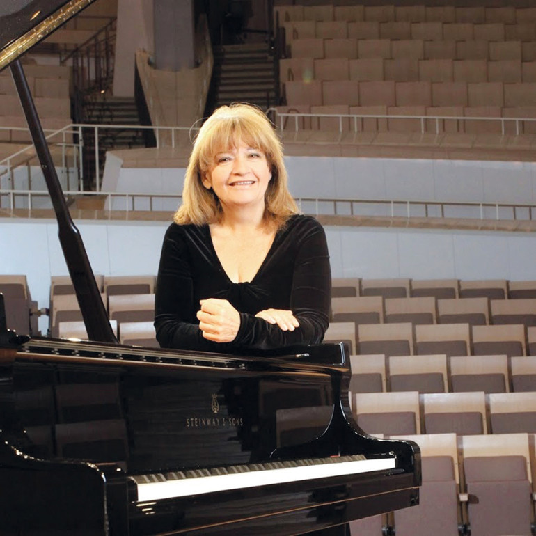 Rus Konsolosluğu’nda İdil Biret günü