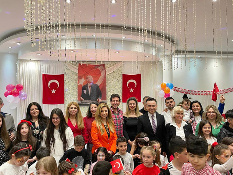 Manchester’de 23 Nisan coşkusu
