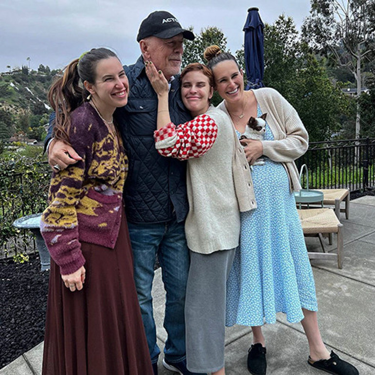Hep kötü haberlerle gündeme geliyordu: Bruce Willis ilk kez dede oldu: Bebek evde doğdu