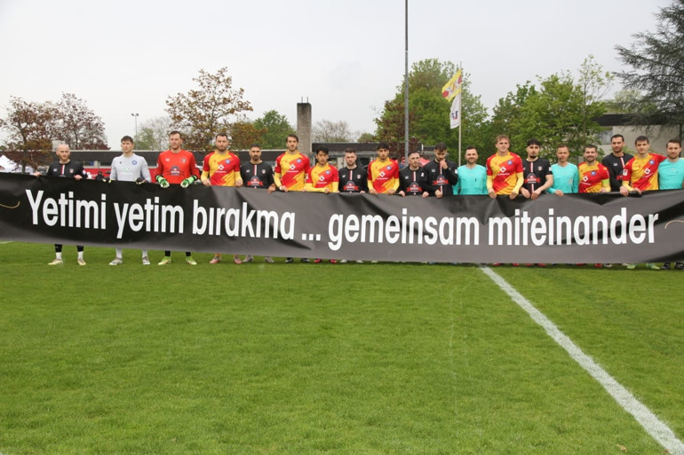 Tek yumruk oldular