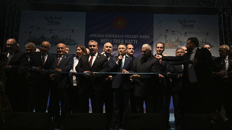 Son dakika: Ankara-Sivas YHT Hattı açıldı... Oktay: Sivastan Ankaraya 2 saatte, İstanbula 6 saatte gidilecek