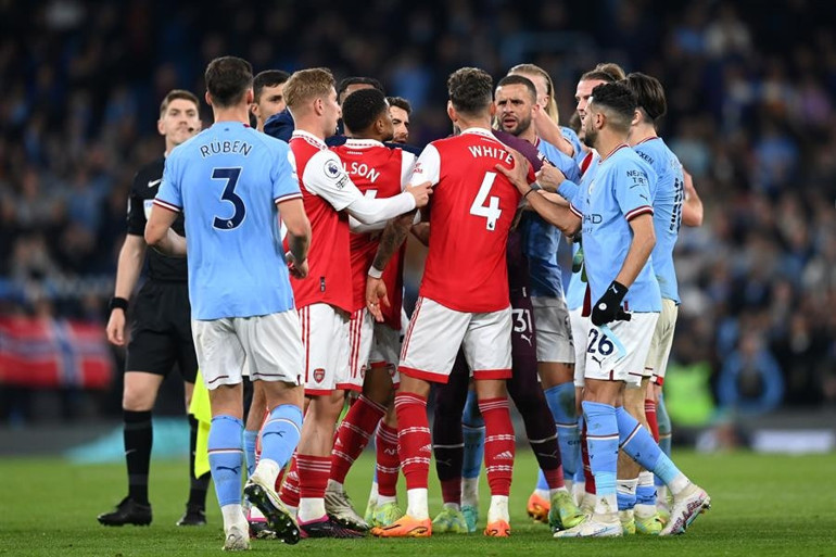 Manchester City - Arsenal maçına Haaland ve De Bruyne damga vurdu Biri Mohamed Salahı diğeri David Beckhamı geride bıraktı