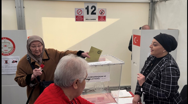 Demokratik Almanya’dan şaşırtan karar