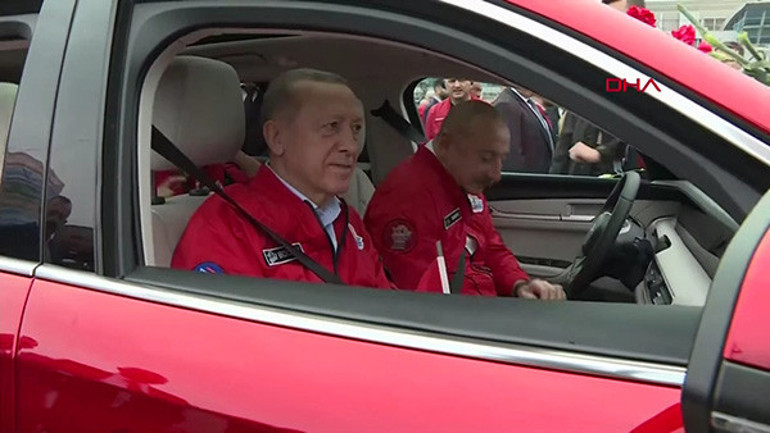 Cumhurbaşkanı Erdoğan ve Aliyev TEKNOFESTte... Erdoğan: TEKNOFEST kendi alanında bir markaya dönüştü