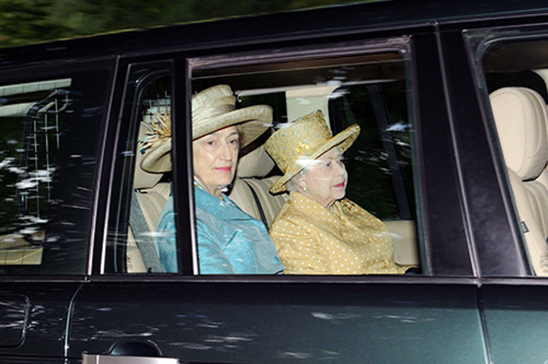 Annesinin sadık çalışanına acımadı: Evinden çıkardı, telefon hattını kestirdi