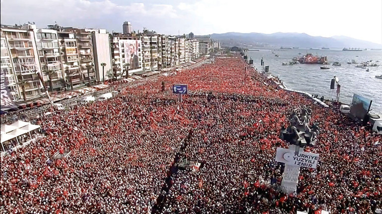 Cumhurbaşkanı Erdoğan İzmir’de... Masanın 7 ayağı birbirine dolaştı