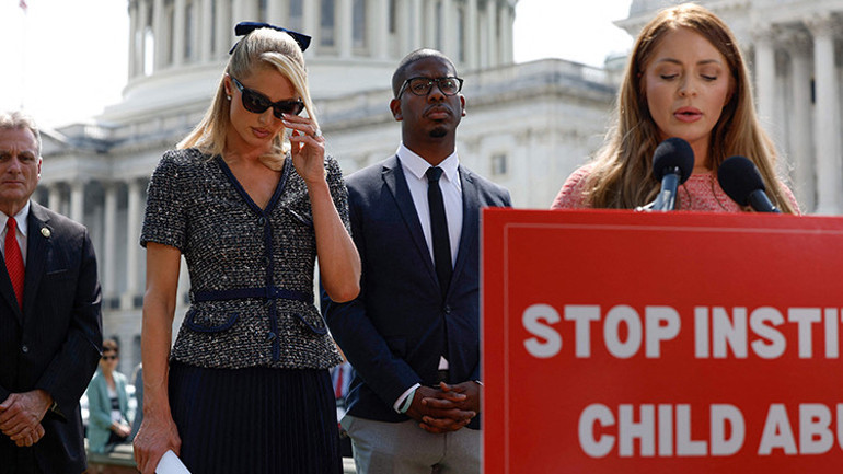 Lisede öğretmeninin tacizine uğramıştı… Paris Hilton: Çektiğim acıyı iyi bir amaç için kullanın