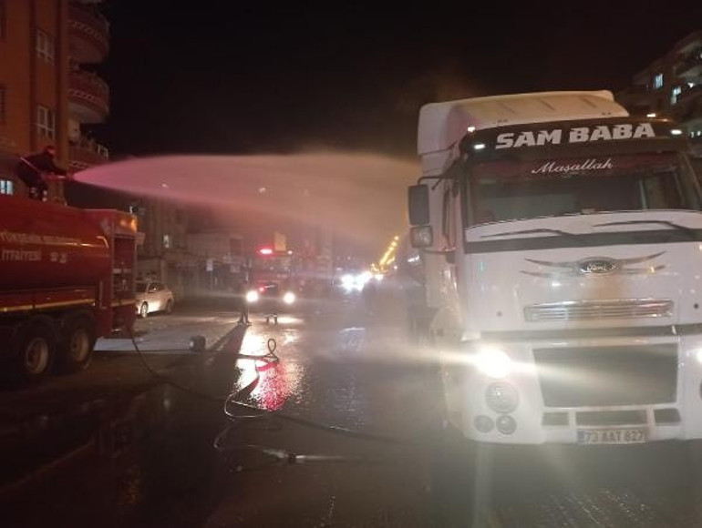 Kızıltepe’de akaryakıt yüklü tankerde yangın