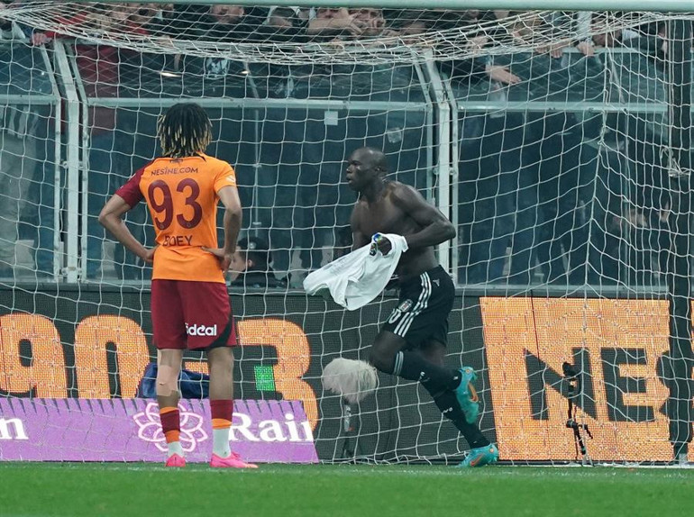 Beşiktaş - Galatasaray derbisinin ardından fatura ona kesildi Gedson Fernandese övgü ve Bafetimbi Gomis iddiası... Sahada bir kez gördük, golü tekrar izleyin...