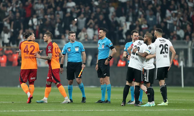 Beşiktaş - Galatasaray derbisinin ardından fatura ona kesildi Gedson Fernandese övgü ve Bafetimbi Gomis iddiası... Sahada bir kez gördük, golü tekrar izleyin...