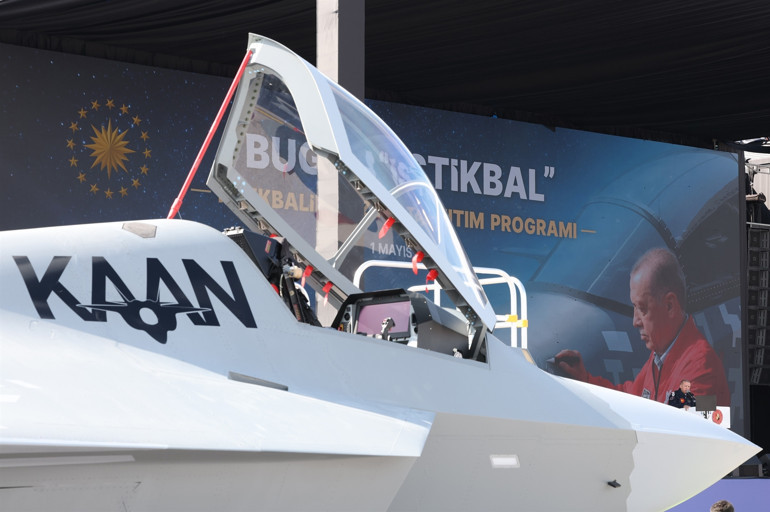 Cumhurbaşkanı Erdoğandan KAAN paylaşımı: Daha gidecek çok yolumuz var