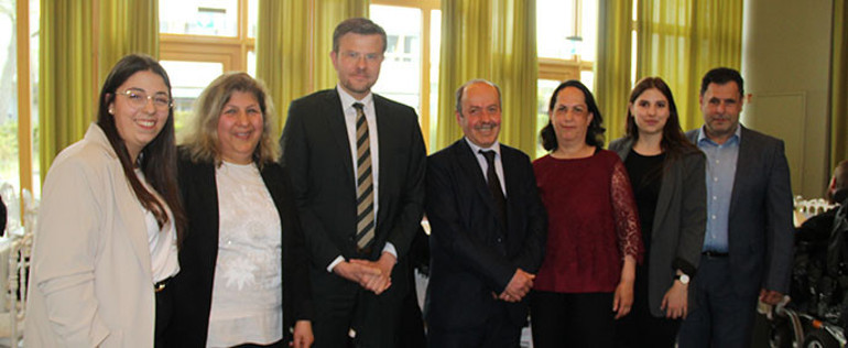 Antakyalılar depremzedeler için bir araya geldi