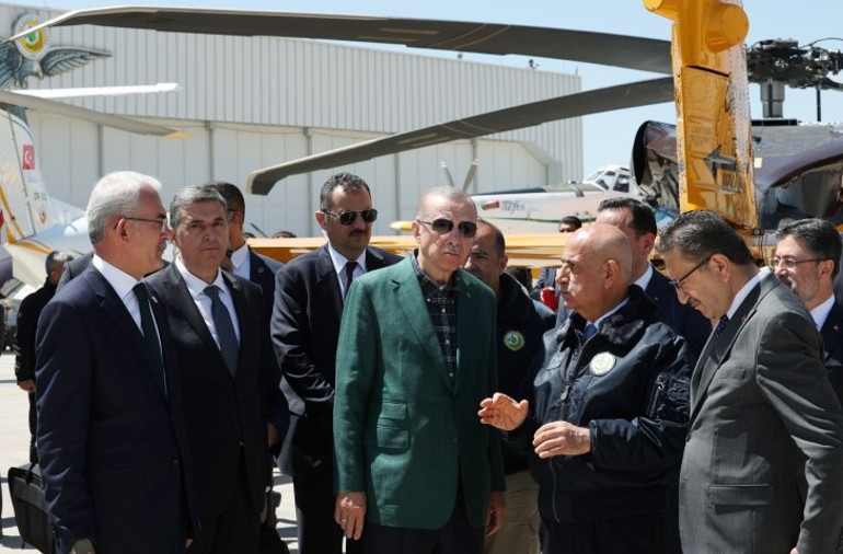 Yangın söndürme uçağı teslim töreni... Cumhurbaşkanı Erdoğan, yerli helikoptere Nefes adını verdi