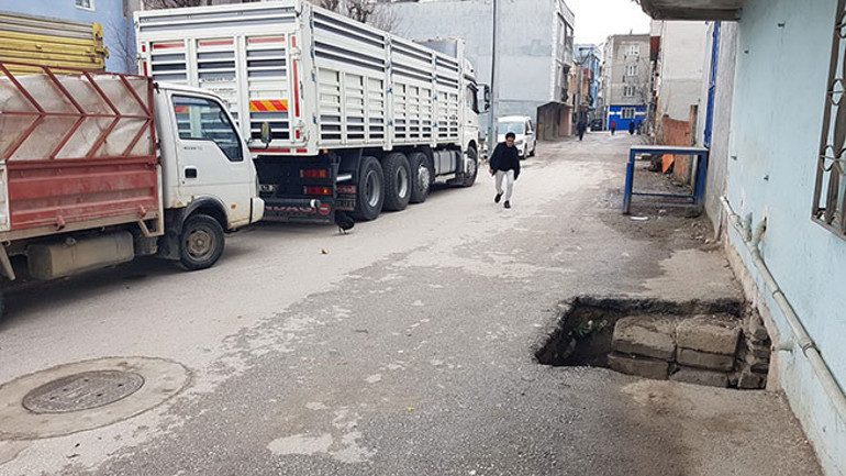 Tek korkan biz miyiz