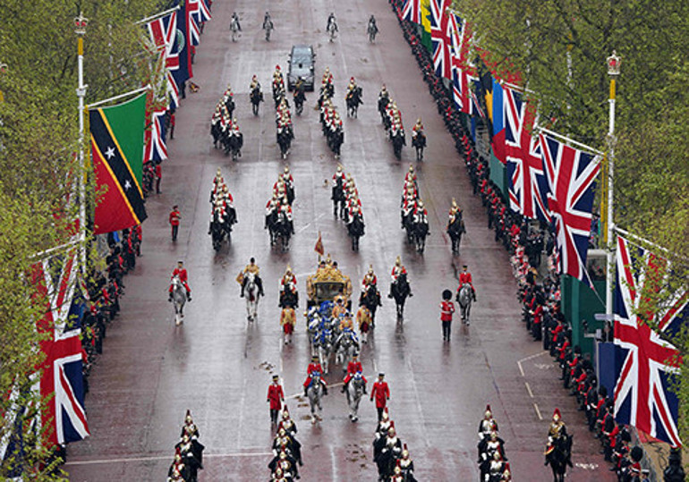 Bir ömür boyu bu anı beklemişti: Aşkına kavuştuğu gibi tacına da kavuştu
