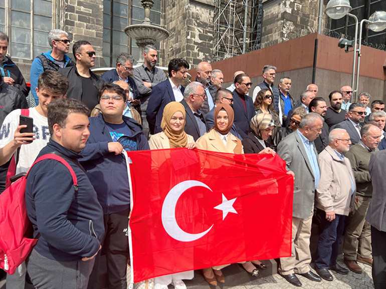 Ayrıştıran anıtı o köprüden kaldırın