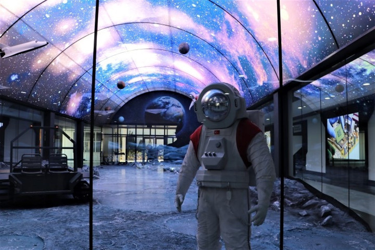 Türkiyenin ilk havacılık ve uzay lisesi Ankarada açıldı