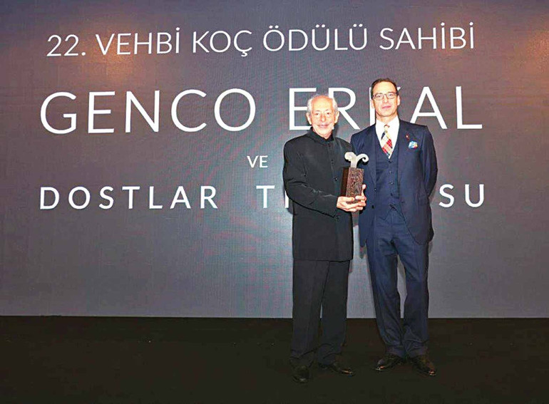 Esmeralda göçmen oldu