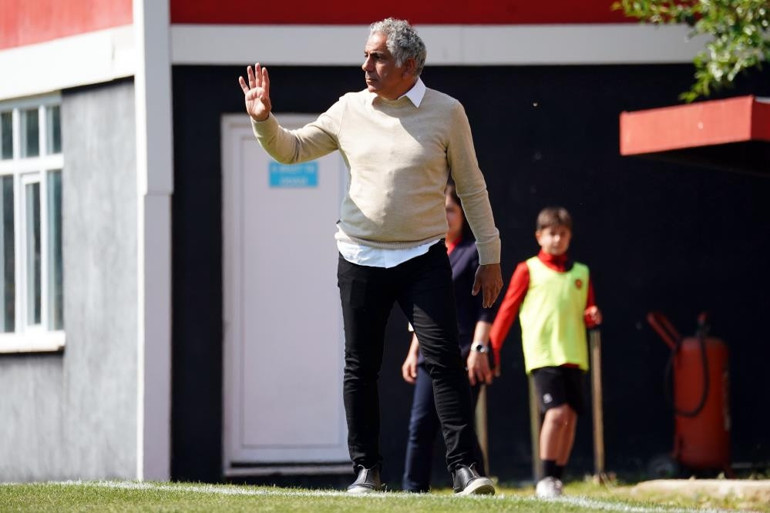 Fenerbahçe Kadın Futbol Takımı TD Serhat Deniz: Galatasarayı eleyip adımızı finale yazdıracağız...