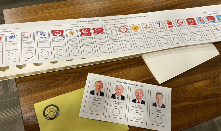 YSK, oy pusulalarını tanıttı
