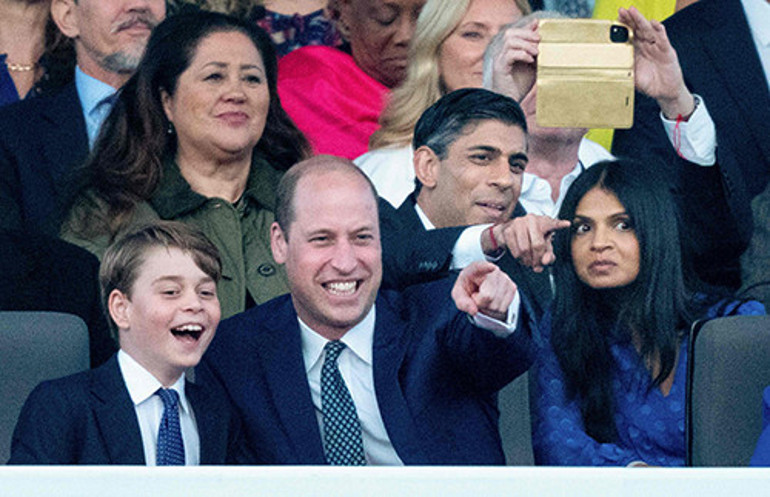 Taç giyme töreni kutlamaları sürüyor... Onları hiç böyle görmediniz: Kraliyet ailesi konserde coştu Gecenin yıldızı William ve Kate oldu