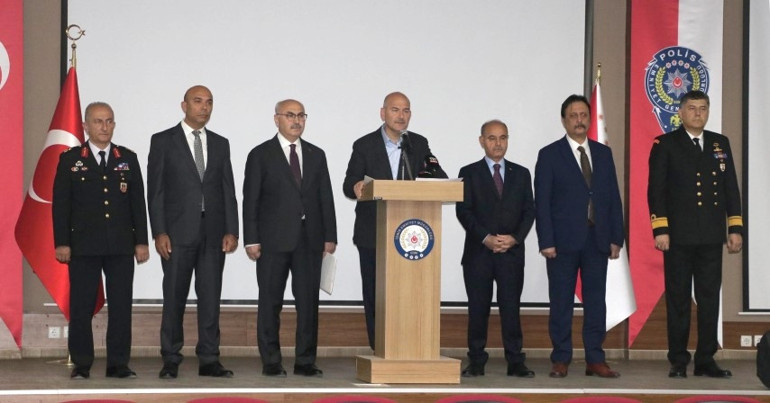 İzmirde Kökünü Kurutma Operasyonu Bakan Soylu duyurdu: 310 şüpheli yakalandı