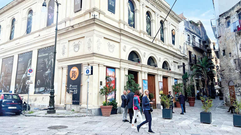 Palermo sizi bekliyor Tarih, kültür ve sanatın dorukta olduğu, huzurlu bir kente iniyorum