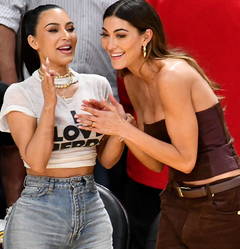 Uzun süredir aşkta yüzü gülmemişti… Kim Kardashian: Gönlünden geçen erkeği tişörtüne yazdırdı