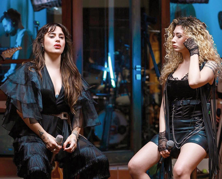 Aslıhan Doğan 93 bin TLlik hırkasını gelinlerine bırakacak