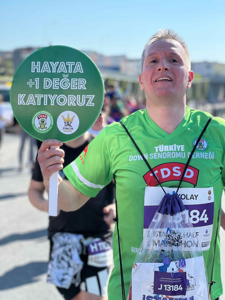 İstanbul ve İzmir’de gönüllüler koştu, depremzede Down sendromlu çocuklar burs kazandı