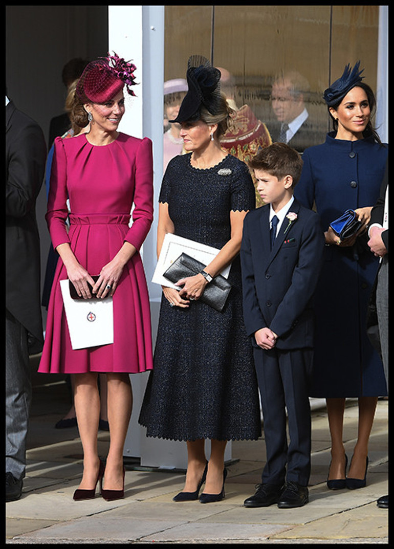 Krala yumurta atıyorlar, onlara gülücük: Taçlı ailenin vitrin yüzleri