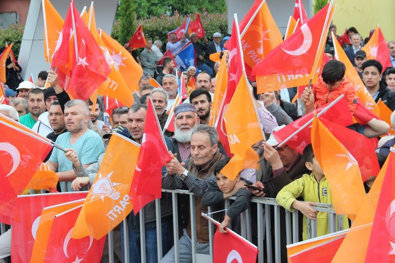 Binali Yıldırım: İzmir’in sömürgecilerin, PKK’lıların, FETÖ’cülerin desteğine ihtiyacı yoktur