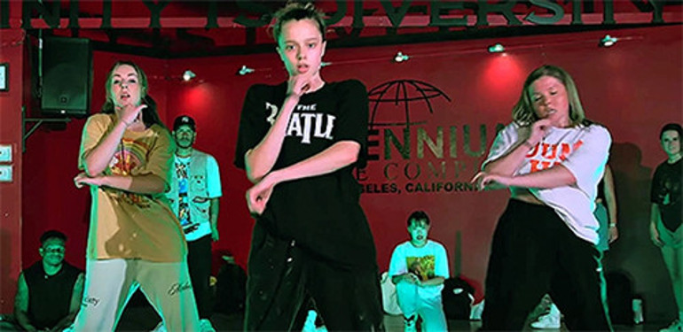 Anne ve babasından sonra sıra ona geldi: Gençlik başında duman... İlk aşk, ilk heyecan