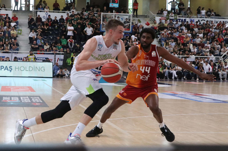 Galatasaray NEFten Merkezefendiye 25 sayı fark