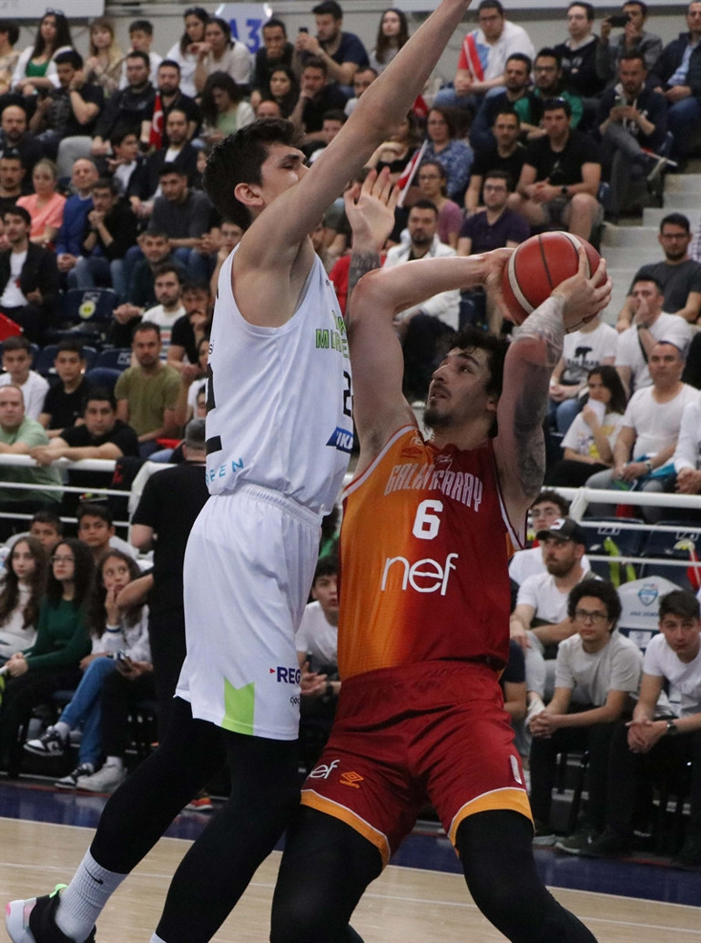 Galatasaray NEFten Merkezefendiye 25 sayı fark