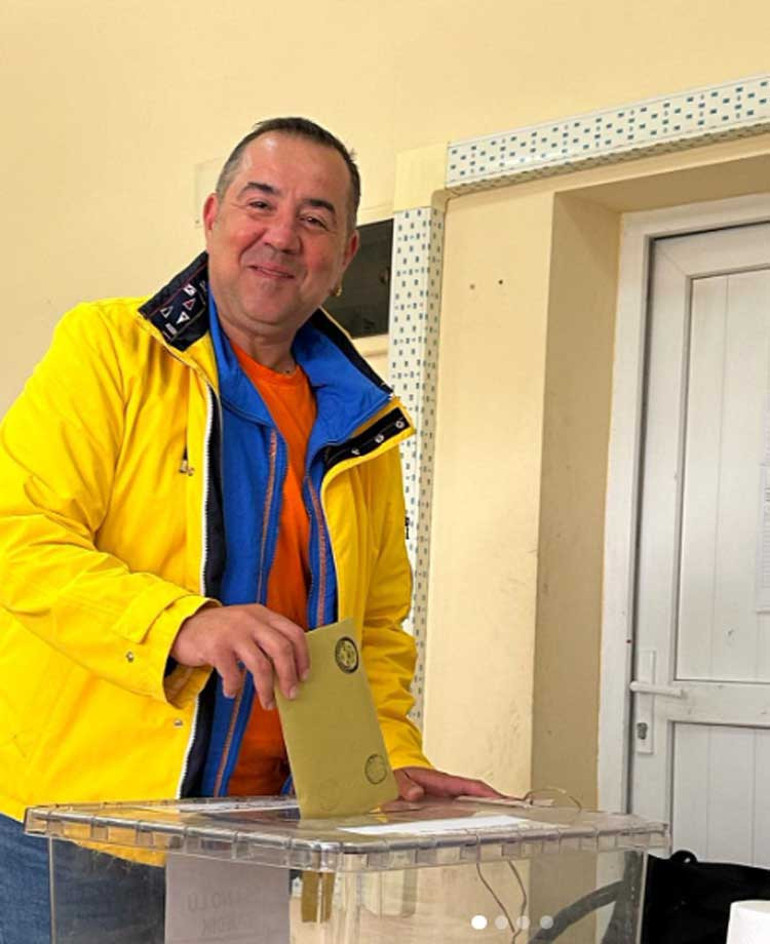 Ünlüler sandık başında