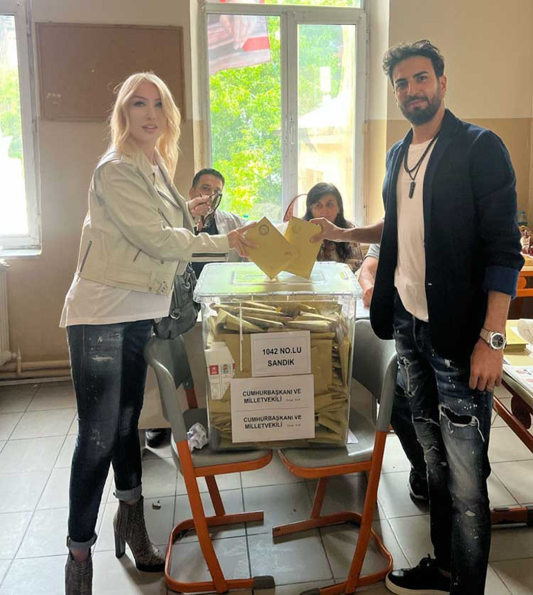 Ünlüler sandık başında