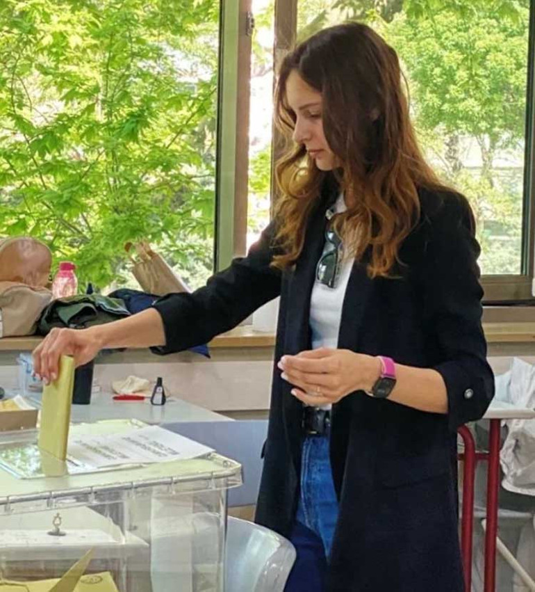 Ünlüler sandık başında