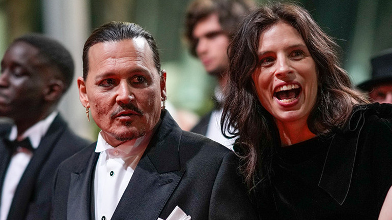Cannesda Johnny Depp fırtınası esti... Adı sektörden silinecek sanılmıştı: 7 dakika ayakta alkışlandı