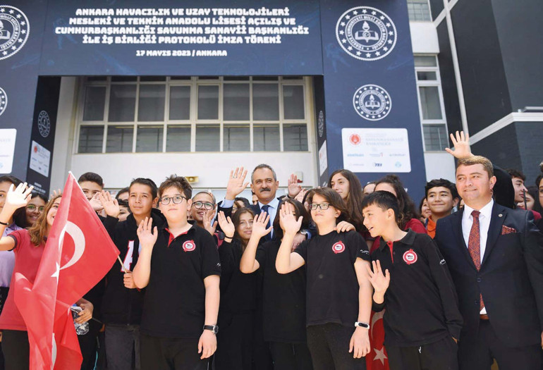 Türkiye’de bir ilk... Bu lise uzayı öğretecek