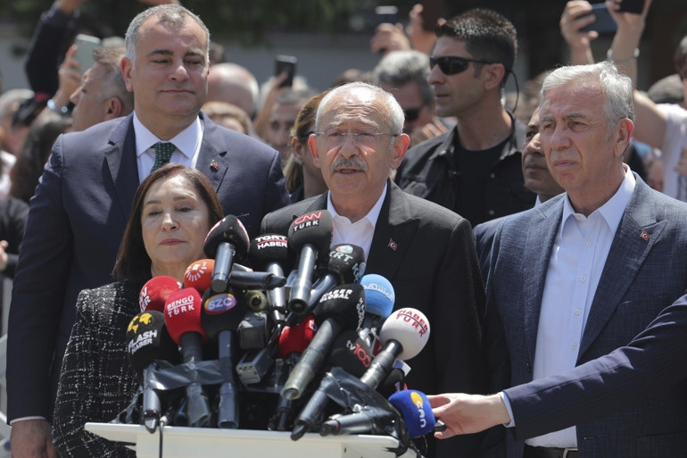 ABD dergisinden ezber bozan analiz... Batı medyasını eleştirdiler: Sonucu beğensek de beğenmesek de kazanan kazanandır