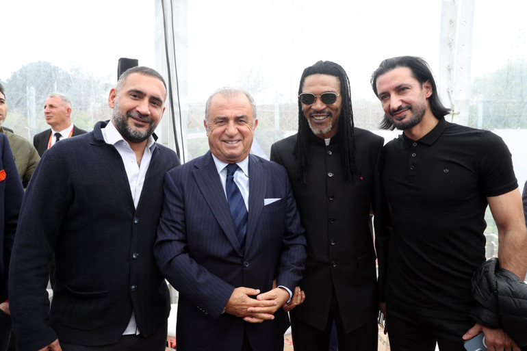 Galatasarayda tarihi gün Kemerburgaz Tesislerinin temel atma töreninde dikkat çeken kare: Fatih Terim, Burak Elmas ve Ünal Aysal...