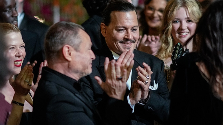 İptal kültürü onu pas geçti... Cannesda Johnny Depp fırtınası esti