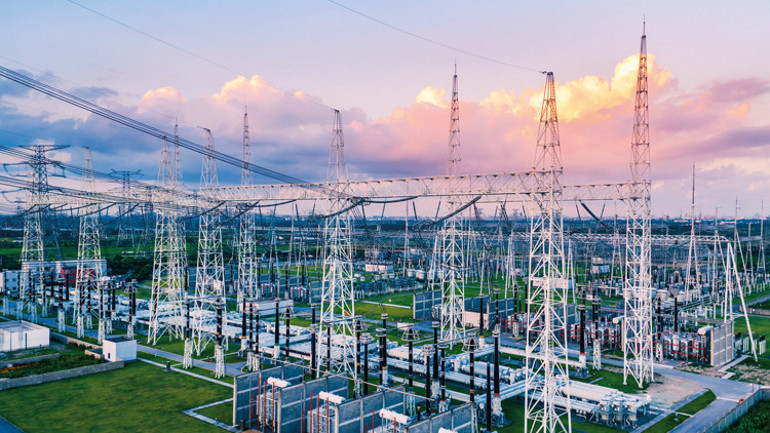 Büyüme için enerji otobanları gerekiyor Güneş ve rüzgârda yatırım iştahı iletim hattı ve finansmana takılıyor