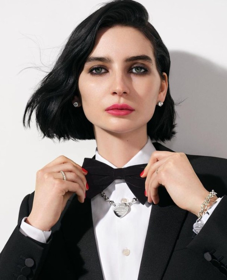 Ünlü oyuncu 10 yıl önce ölmüştü... Kızı, onu ünlendiren filmde rol aldı: Babam bana hâlâ işaretler yolluyor